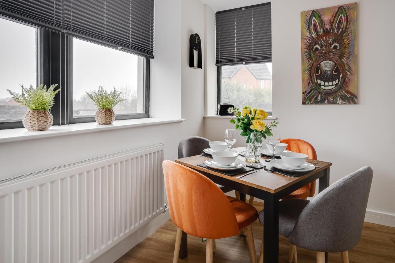 Victoria Home - 2 Bedroom Wi-Fi Parking Workers 하이드 외부 사진